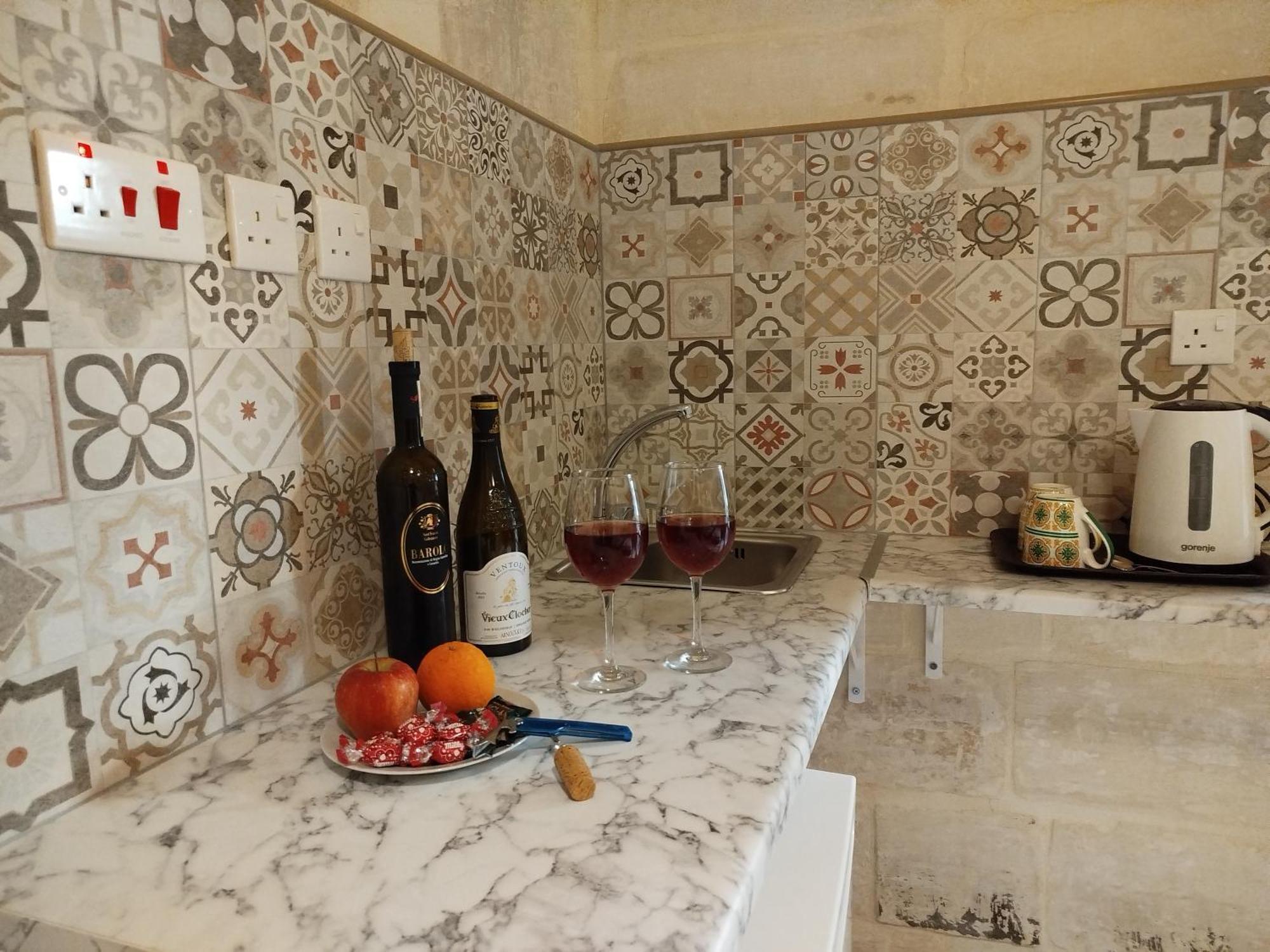 Limestone Sun Suites Sliema Extérieur photo