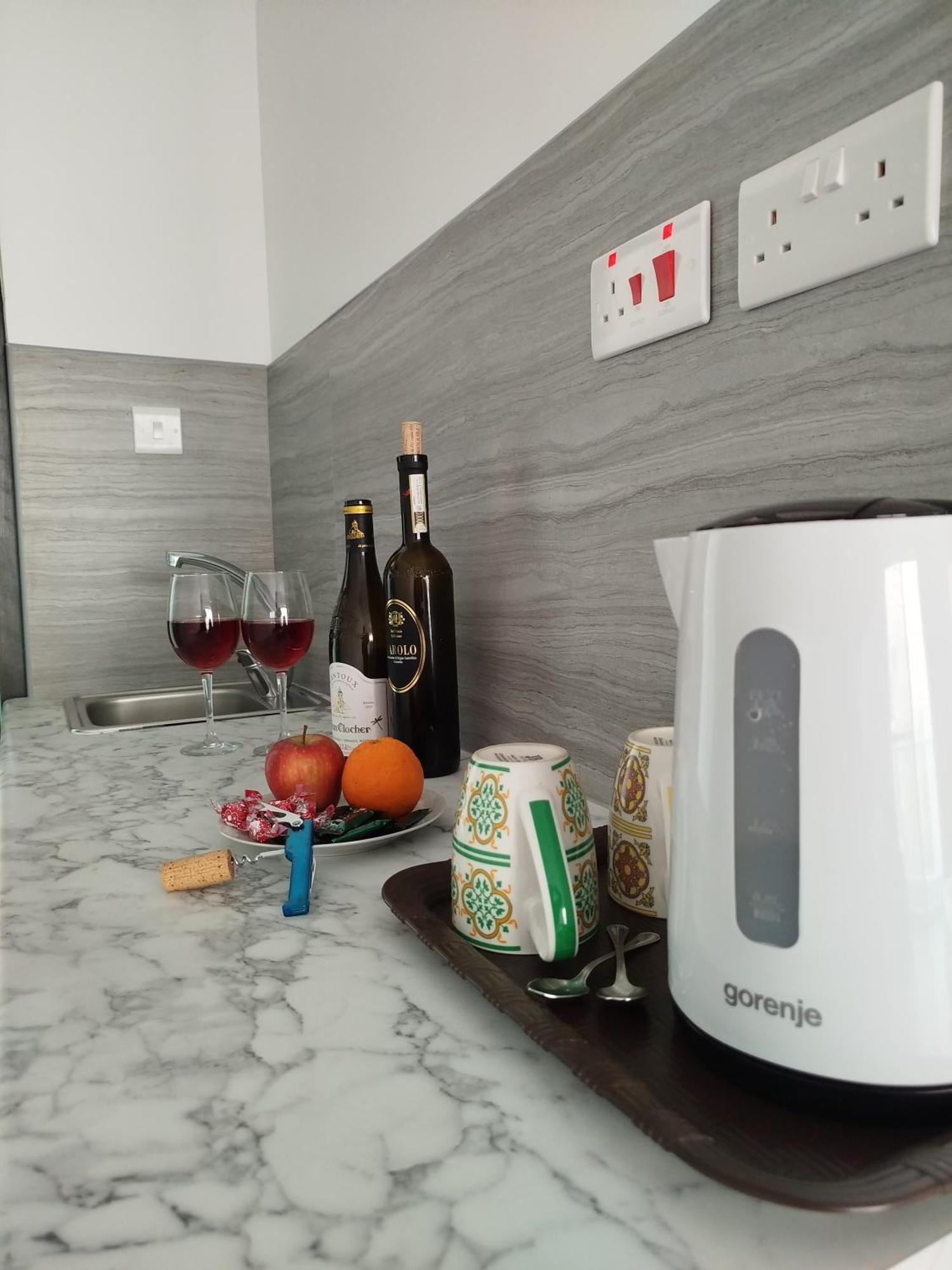 Limestone Sun Suites Sliema Extérieur photo